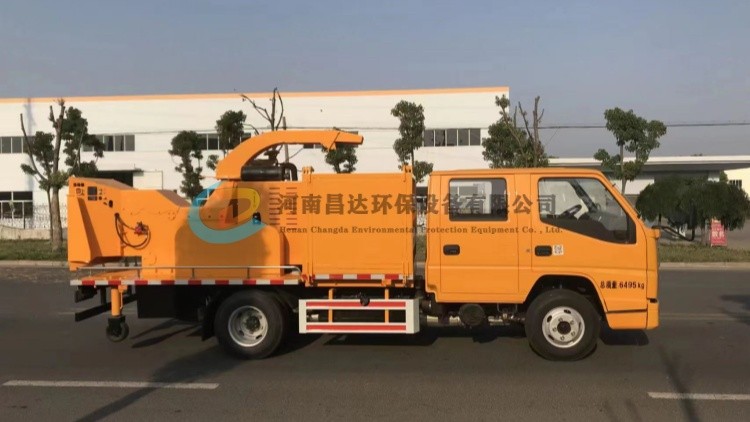 湖北客戶定制車載式樹枝粉碎車主機2.jpg